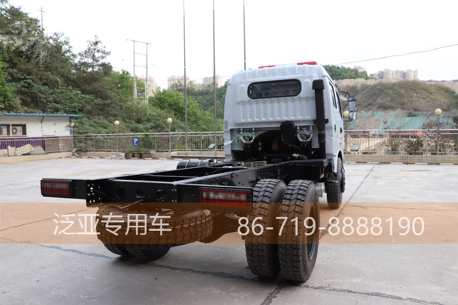 四驱越野车底盘,四驱越野卡车,东风大多利卡,四驱多利卡底盘,四驱底盘改装,四驱特种车底盘,4*4双排多利卡,东风多利卡图片,四驱轻卡底盘，4*4双排轻卡底盘