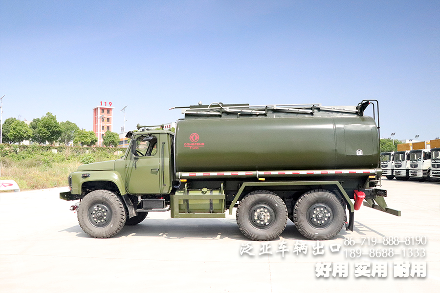 EQ2100出口,东风六驱出口,东风EQ2100,东风越野车出口,右舵六驱越野车,右舵六驱出口,加运油车出口,东风右舵越野车,东风右舵加运油车,东风EQ2100出口