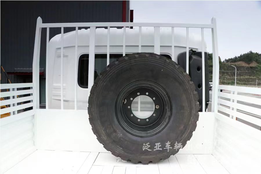 东风六驱,六驱越野卡车,东风大力神,越野载货卡车,东风越野卡车