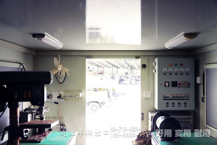 东风六驱越野卡车， 后援保障车，维修保障车，EQ2102,六驱越野车，东风六驱