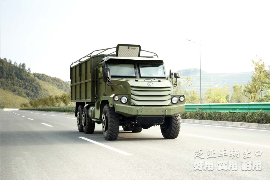 东风六驱卡车，东风装甲车，六驱装甲车，军用装甲车，装甲车出口，越野专用车，六驱越野卡车，装甲车定制
