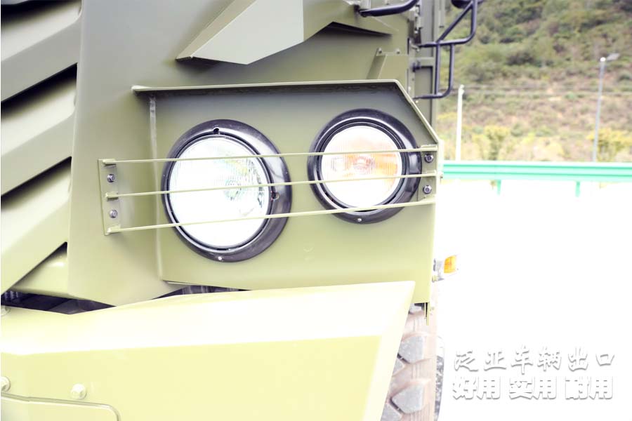 东风六驱卡车，东风装甲车，六驱装甲车，军用装甲车，装甲车出口，越野专用车，六驱越野卡车，装甲车定制