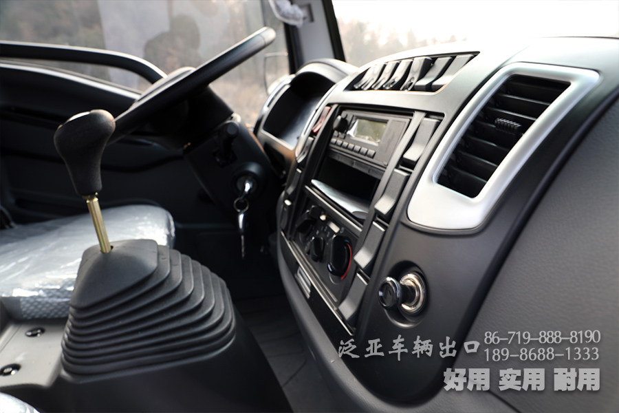 东风平头底盘,平头驾驶室,EQ2082越野底盘,经典出口底盘,六驱平头底盘,六驱越野专用车,六驱越野车,专用车底盘,越野车底盘 