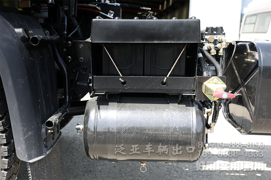 湖北越野专用车官网,湖北越野专用车有限公司官网,越野卡车定制,东风四驱六驱,东风军车改装,越野运兵车,森林消防车,四驱六驱越野车底盘,越野客车,越野卡车,专用车改装,工厂直销专用车、轻型越野卡车底盘、六驱卡车