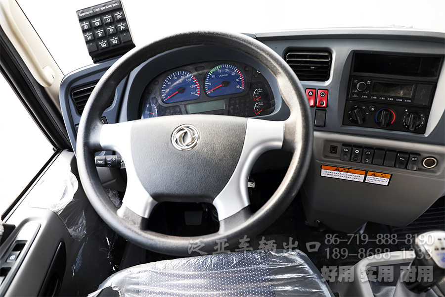 四驱越野底盘、四驱底盘改装、垃圾运输车、14立方垃圾车、轻卡环卫车、多功能垃圾车、4x2垃圾车