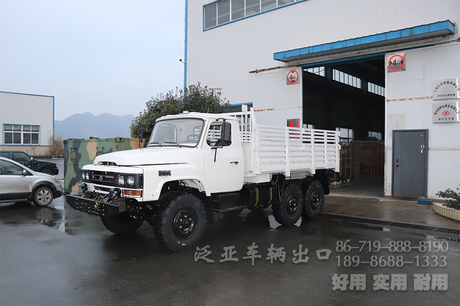 东风EQ2082、越野车、东风EQ240、湖北越野专用车官网,湖北越野专用车有限公司官网,越野卡车定制,东风四驱六驱,东风军车改装,越野运兵车,森林消防车,四驱六驱越野车底盘,越野客车,越野卡车,专用车改装,工厂直销专用车、轻型越野卡车底盘、六驱卡车