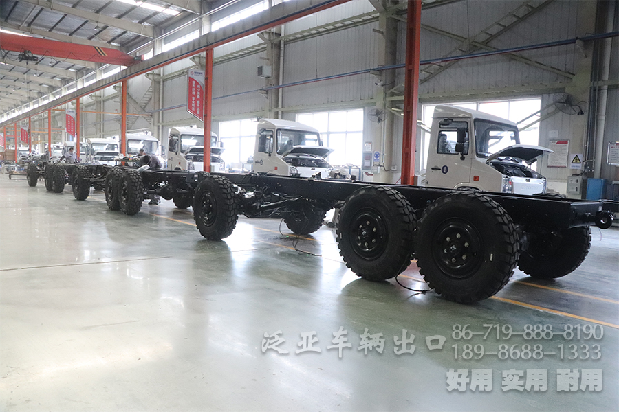 东风EQ2082、越野车、东风EQ240、湖北越野专用车官网,湖北越野专用车有限公司官网,越野卡车定制,东风四驱六驱,东风军车改装,越野运兵车,森林消防车,四驱六驱越野车底盘,越野客车,越野卡车,专用车改装,工厂直销专用车、轻型越野卡车底盘、六驱卡车