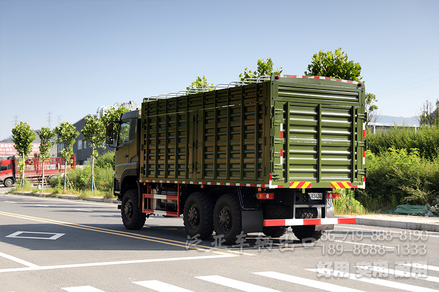 东风六驱340马力越野运输车，340马力重型商用车出口、大载荷越野运输车
