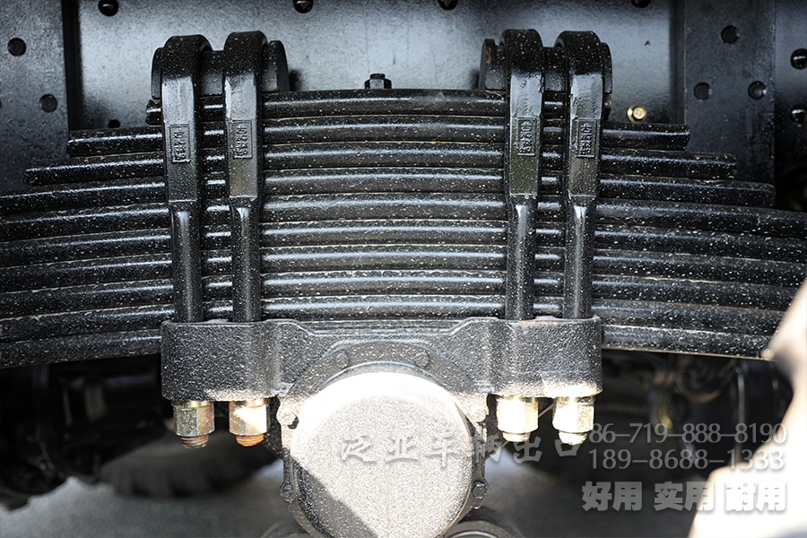 东风六驱340马力越野运输车，340马力重型商用车出口、大载荷越野运输车