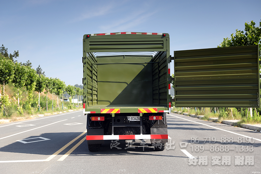 东风六驱340马力越野运输车，340马力重型商用车出口、大载荷越野运输车