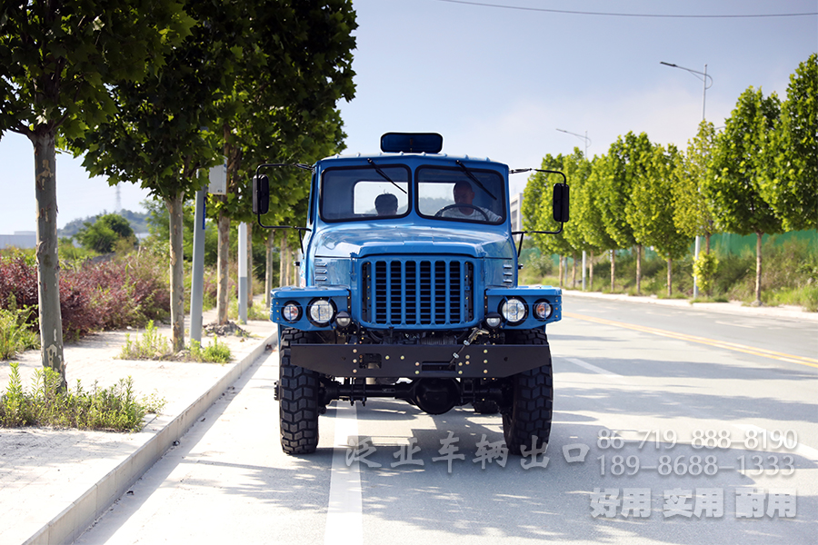 东风六驱经典款EQ2082越野底盘,EQ240,东风蓝卡车,尖头卡车,出口长头底盘,经典越野卡车