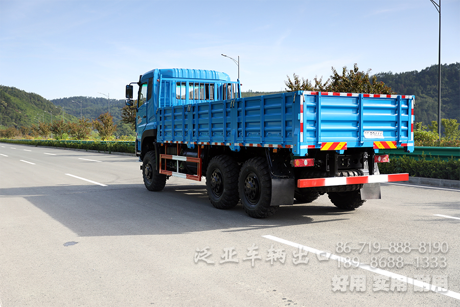 东风六驱，340马力卡车，六驱出口卡车，6*6货运卡车，长途货车，刹车降温水箱，6*6货运卡车