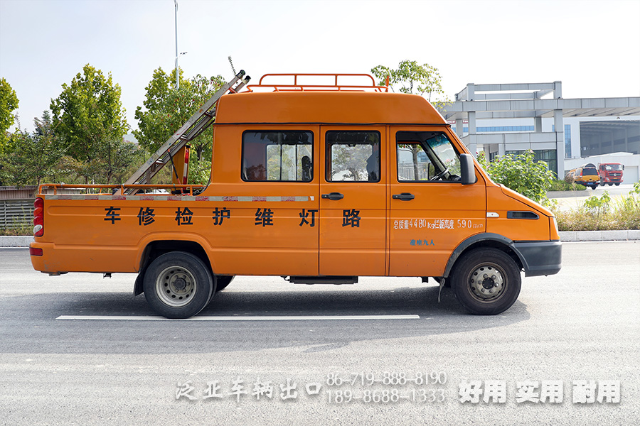 <strong> 全驱依维柯底盘——轻卡短头越野底盘改装中的战斗机</strong>