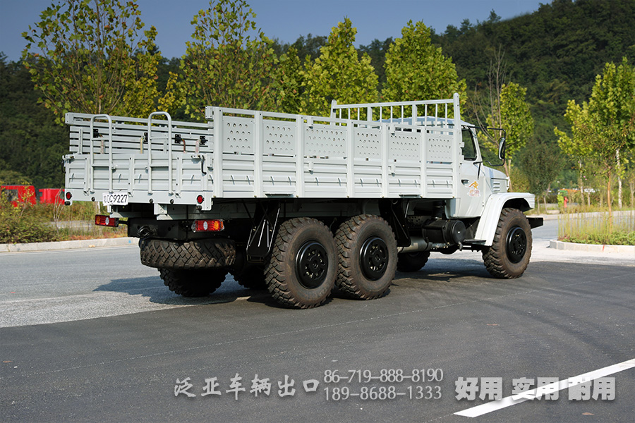 东风EQ2100,东风全驱越野卡车,长头EQ2100,六驱越野运兵车,6*6尖头载货汽车,六驱载货汽车,运兵卡车,长头卡车,210马力卡车,越野运兵车