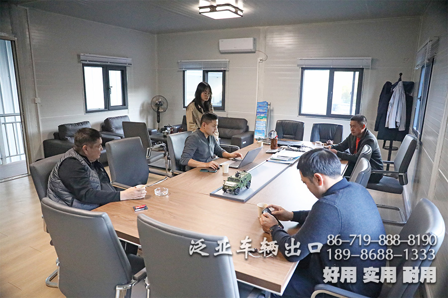 东风六驱客车、外访、东风四驱、东风六驱、湖北越野专用车公司