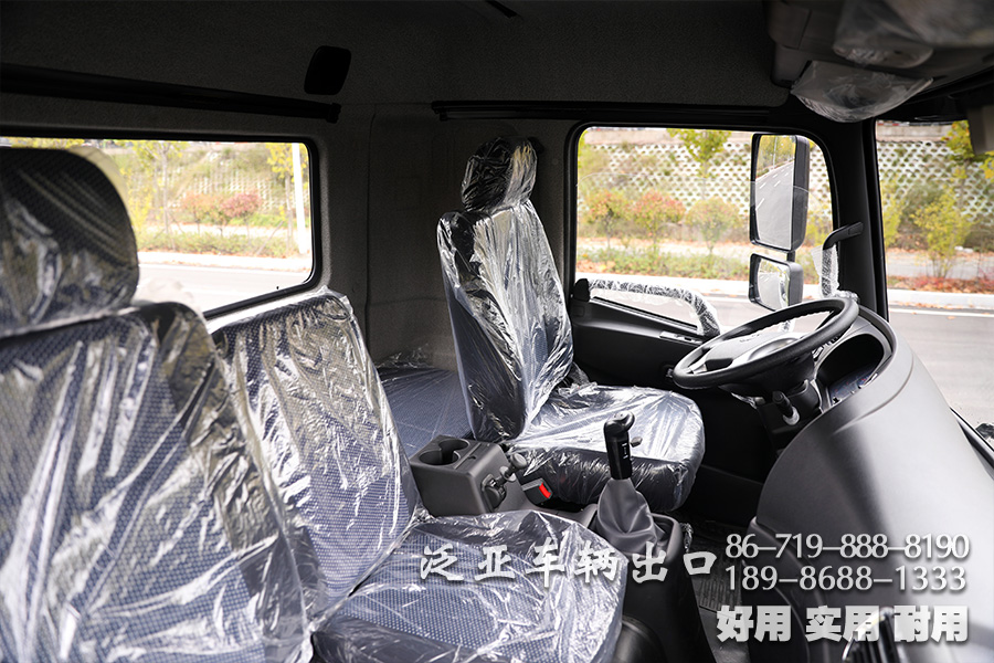 东风六驱、大马力底盘、越野运输车底盘、210马力底盘、出口专用底盘