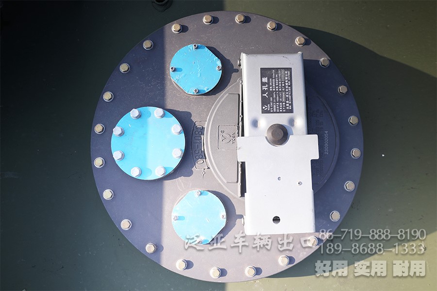 东风6x4、东风6x6、油罐车、加油车、罐式加油车、东风6x4越野油罐车、平头卧铺加油车