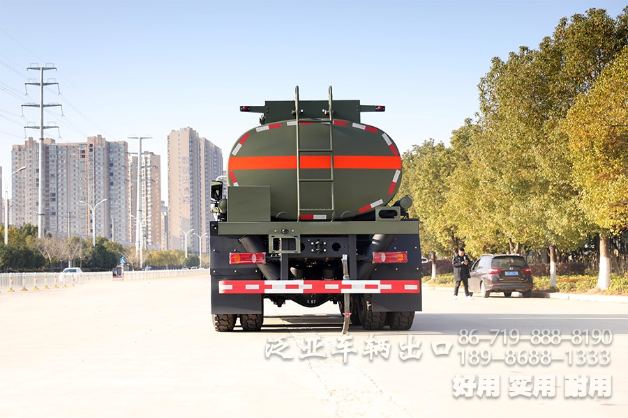 东风6x4、东风6x6、油罐车、加油车、罐式加油车、东风6x4越野油罐车、平头卧铺加油车