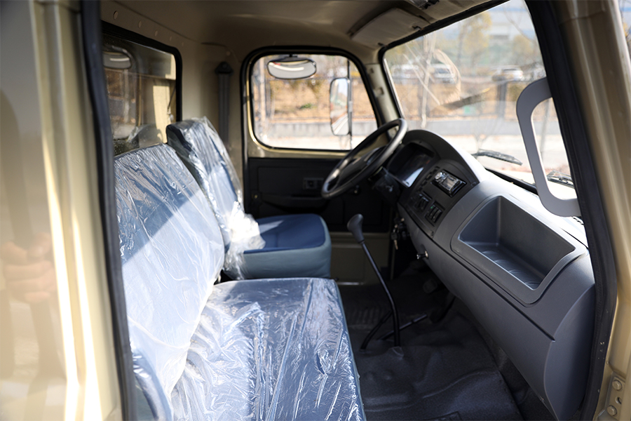 东风四驱，东风4x4，东风四驱尖头大玻璃越野卡车底盘，东风四驱底盘出口，东风底盘出口厂家