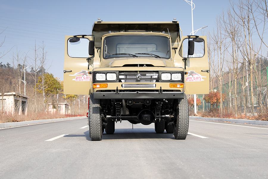 东风四驱，东风4x4，东风四驱尖头大玻璃越野卡车底盘，东风四驱底盘出口，东风底盘出口厂家