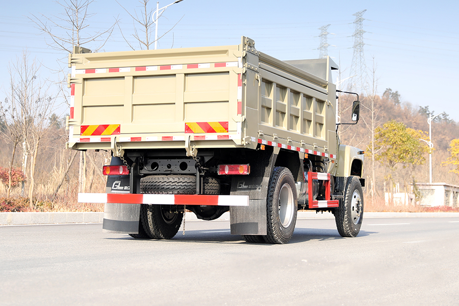 东风四驱，东风4x4，东风四驱尖头大玻璃越野卡车底盘，东风四驱底盘出口，东风底盘出口厂家