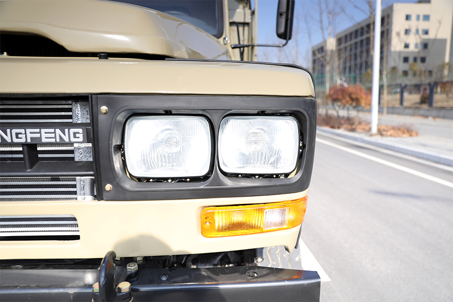 东风四驱，东风4x4，东风四驱尖头大玻璃越野卡车底盘，东风四驱底盘出口，东风底盘出口厂家