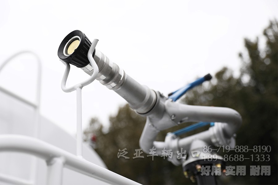 消防运水车，10方喷洒车，东风消防车，4*2水罐车，国三喷洒车，环卫绿化车，绿化喷洒车