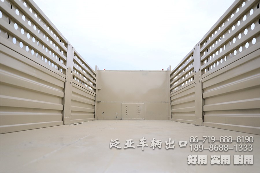 全驱自卸车，三桥自卸车，东风自卸车，东风六驱，后八轮自卸车，东风6×6，东风越野卡车，六驱自卸车，东风后八轮，后八轮卡车，全驱后八轮