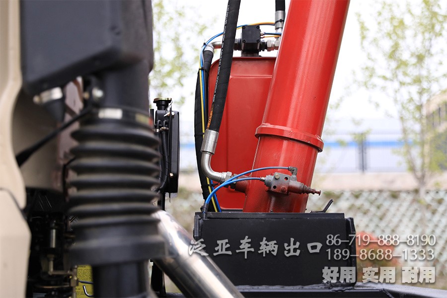 全驱自卸车，三桥自卸车，东风自卸车，东风六驱，后八轮自卸车，东风6×6，东风越野卡车，六驱自卸车，东风后八轮，后八轮卡车，全驱后八轮