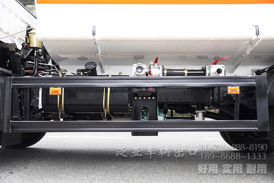 消防运水车，10方喷洒车，东风消防车，4*2水罐车，国三喷洒车，环卫绿化车，绿化喷洒车