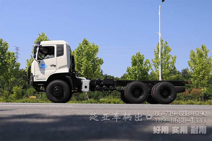 东风4x2，越野专用车底盘，190马力底盘