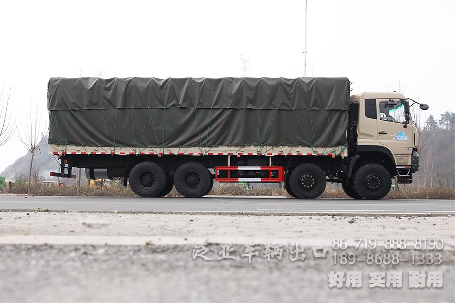 东风8x8，大马力仓栅车整车，450马力，手动十档越野专用运输车