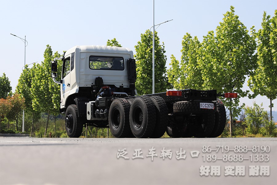 东风4x2，越野专用车底盘，190马力底盘