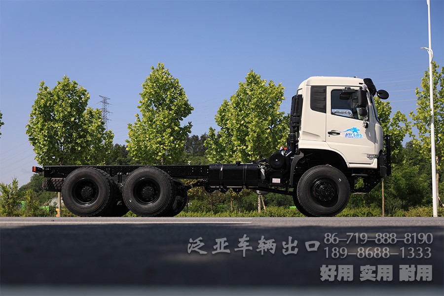 东风4x2，越野专用车底盘，190马力底盘