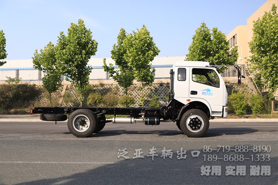 东风4x2，吸污车8档专用车底盘，多功能特种车底盘，底盘改装厂家