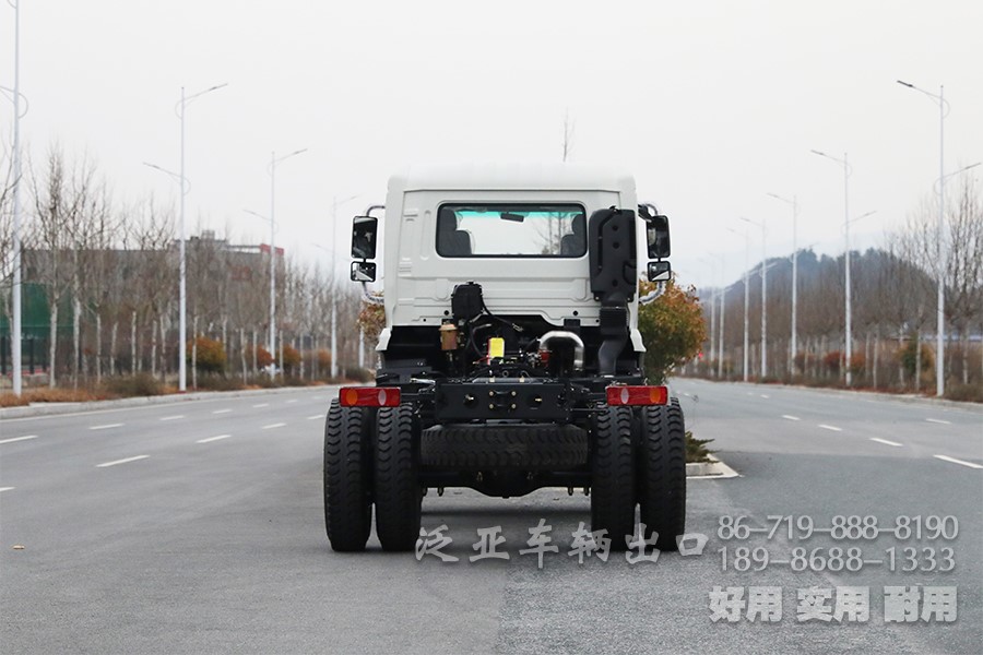 东风四驱，东风4x4，加油车底盘