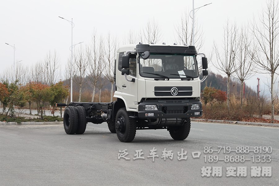东风四驱，东风4x4，加油车底盘